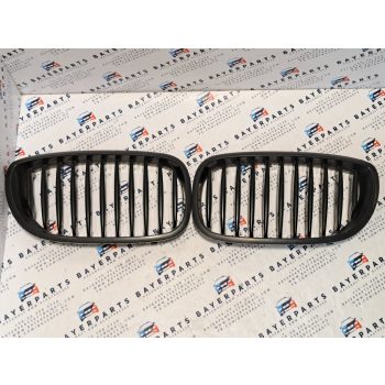 BMW E46 coupe cabrio facelift szimpla fényes fekete vese hűtőrács   BMW E46 coupe cabrio facelift szimpla fényes fekete vese hűtőrács