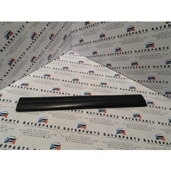 BMW E87 bal jobb első belső fekete küszöb takaró belépő küszöbtakaró borítás   BMW E87 bal jobb első belső fekete küszöb takaró belépő küszöbtakaró borítás