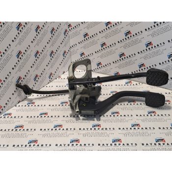   BMW E46 manuális  váltós pedál fékpedál kuplung konzol pedálsor