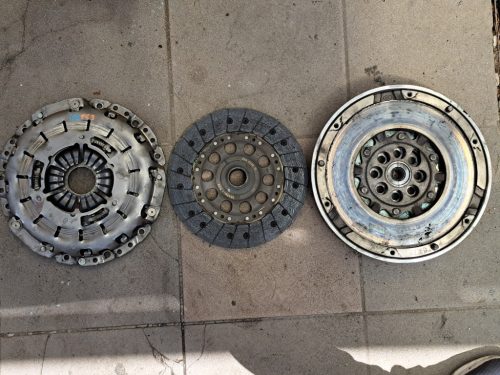 BMW E87 E46 E90 E60 118d 120d 318d 320d M47 kuplung szett