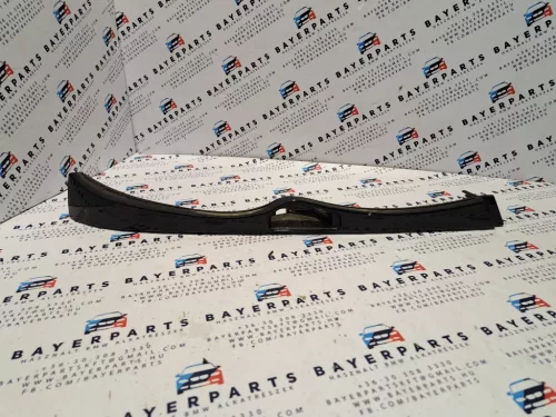 BMW E46 sedan touring facelift jobb első fekete fényszórómosós lámpamosó bajuszléc bajusz léc 