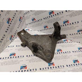 BMW E90 E91 E87 118d 120d 318d 320d bal motortartó bak konzol   BMW E90 E91 E87 118d 120d 318d 320d bal motortartó bak konzol