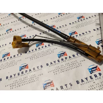   BMW E46 316i 318i 320i 323i 325i 330i 318d 320d 330d benzin diesel bal hátsó üzemanyag szintjelző átvezető cső