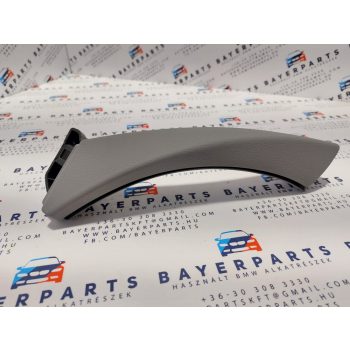 BMW E90 E91 jobb szürke ajtóbehúzó fogantyú kapaszkodó ajtó behúzó karfa   BMW E90 E91 jobb szürke ajtóbehúzó fogantyú kapaszkodó ajtó behúzó karfa