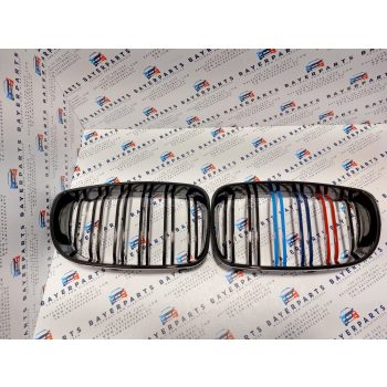BMW E87 LCI E81 E88 új dupla pálcás fényes fekete M vese hűtőrács   BMW E87 LCI E81 E88 új dupla pálcás fényes fekete M vese hűtőrács