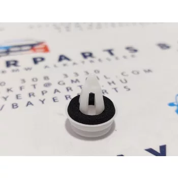   BMW E82 F20 E46 E90 E91 E92 E93 F30 F32 E60 F07 F01 F06 F01 X1 X3 X4 X5 X6 Z4 stb. ajtókárpit gyári patent klipsz