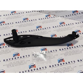 BMW F30 F31 F32 F34 F35 F36 F82 M3 fekete bal első ajtóbehúzó fogantyú kapaszkodó ajtó behúzó karfa   BMW F30 F31 F32 F34 F35 F36 F82 M3 fekete bal első ajtóbehúzó fogantyú kapaszkodó ajtó behúzó karfa