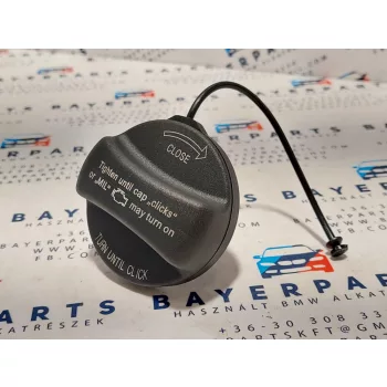   BMW E82 E88 F20 F22 F23 F45 F87 E46 E90 E91 F30 F34 F80 F32 F33 F36 F82 F83 E39 F07 F10 F06 X1 X3 X4 X5 X6 benzin tanksapka - újabb