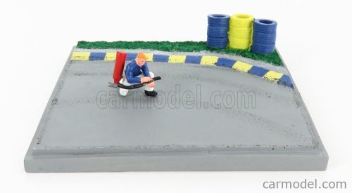 DIORAMA  SOCCORRITORE STRADALE PISTA - FIREMAN RACE  GREY BLUE YELLOW