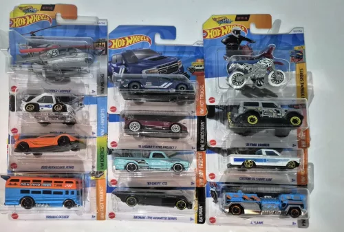 Zsákbamacska - Hot Wheels bliszteres kisautó 1:64