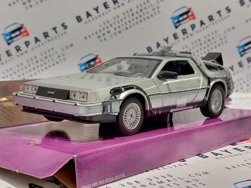 De Lorean DMC 12 Back to the Future  Vissza a jövőbe - Welly - 1:24