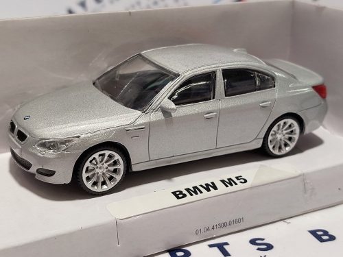 BMW E60 M5 (2005) - Rastar - 1:43 - ezüst