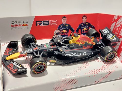 Red Bull F1 RB18 #1 (2022) - Max Verstappen - Bburago - 1:43