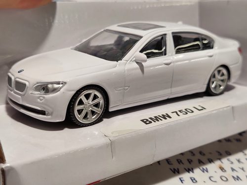 BMW F02 750Li (2018) -  fehér - Rastar - 1:43