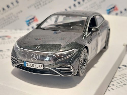 Mercedes Benz EQS (2022) - sötétszürke - Maisto - 1:27