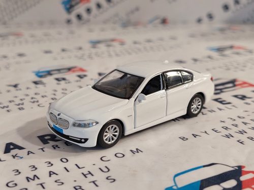 BMW F10 - fehér -  Tiny Toys - 1:64