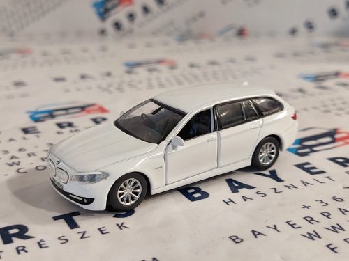 BMW F11 - fehér -  Tiny Toys - 1:64
