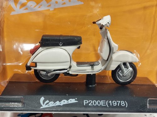 Vespa P200E (1978) -  Edicola - 1:18