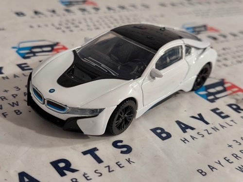 BMW i8 (2015) - fehér - Rastar - 1:43