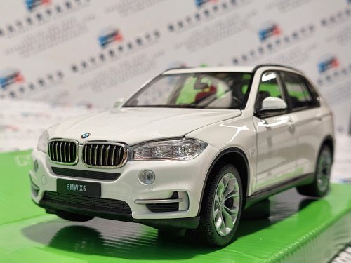 BMW X5 (2015) - fehér -  Welly - 1:24