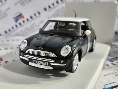 Mini Cooper (2006) - sötétzöld -  Maisto - 1:24